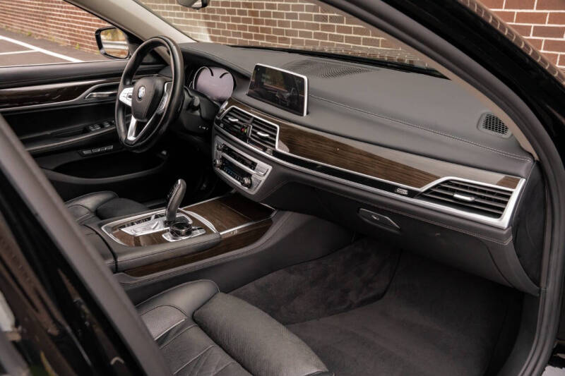 2018 BMW 7 Series 740e xDrive iPerformance