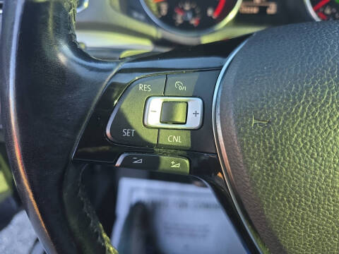 2017 Volkswagen Passat 1.8T R-Line