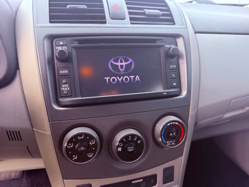 2013 Toyota Corolla LE