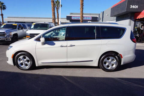 2017 Chrysler Pacifica Touring-L Plus