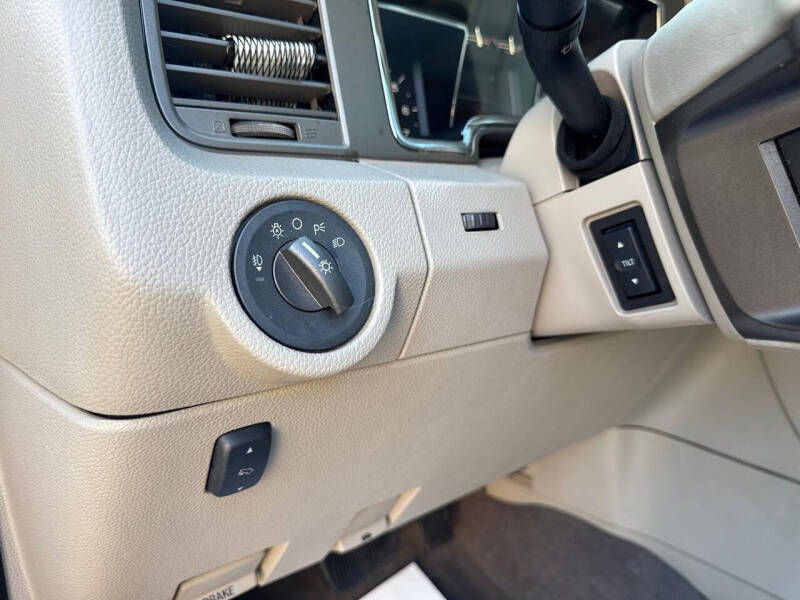 2012 Lincoln Navigator L