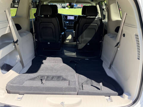 2024 Chrysler Pacifica Touring L