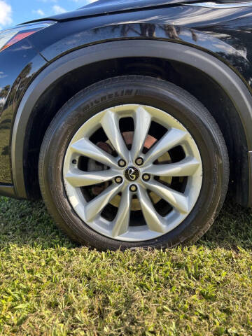 2019 Infiniti QX50 Essential