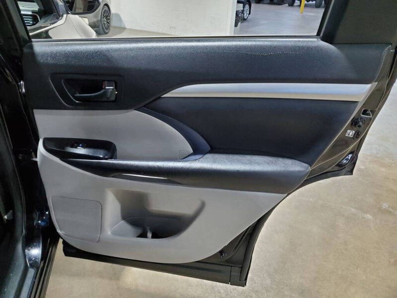 2016 Toyota Highlander LE Plus