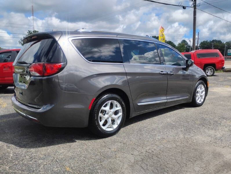 2017 Chrysler Pacifica Touring-L Plus