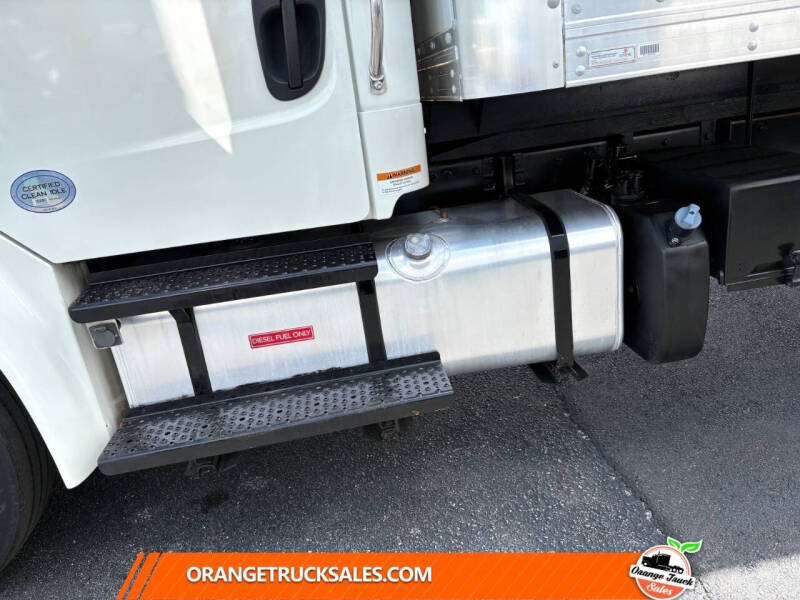 2019 Freightliner M2 106