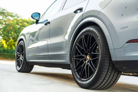 2024 Porsche Cayenne S Coupe