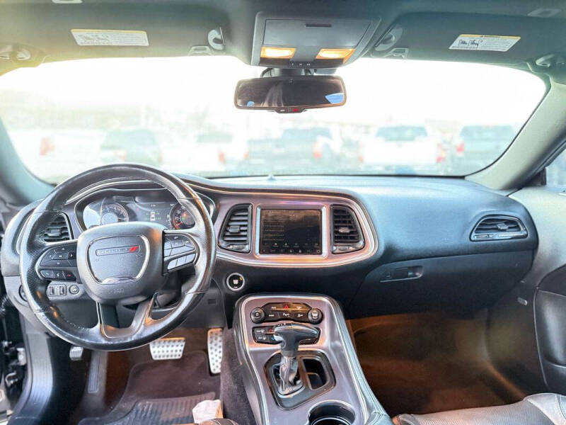 2018 Dodge Challenger SXT Plus