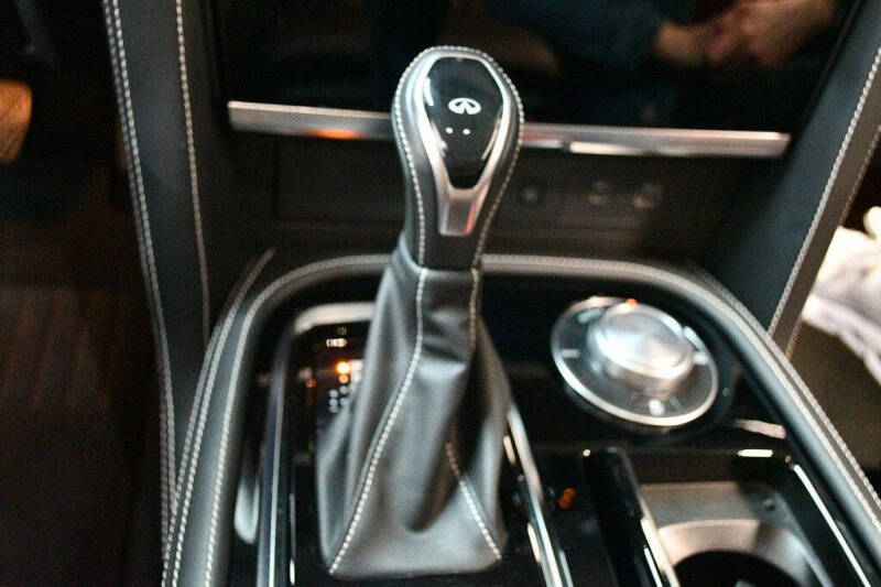 2024 Infiniti QX80 Premium Select