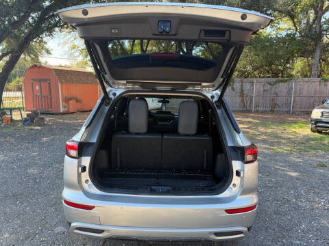 2023 Mitsubishi Outlander SE