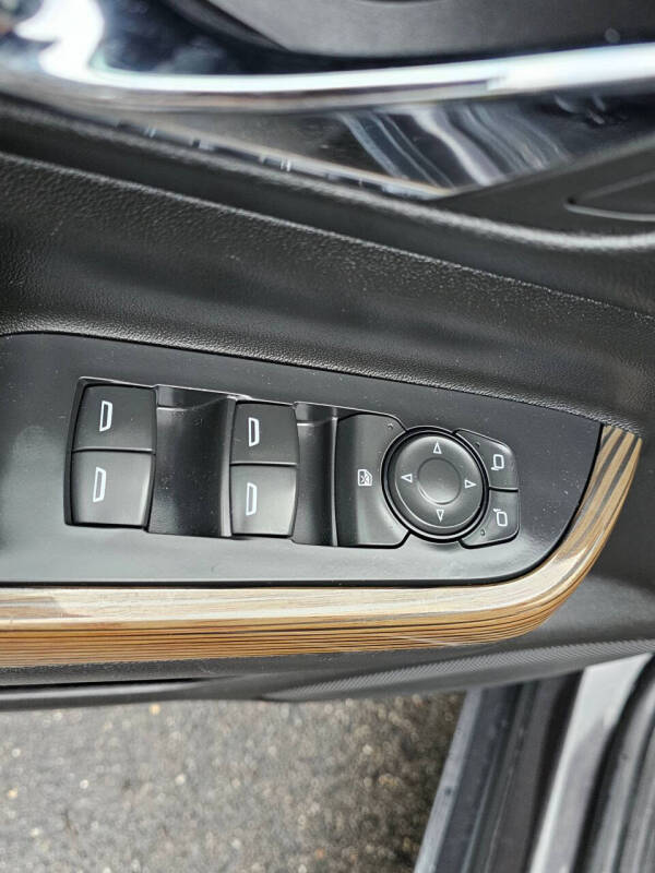 2017 GMC Acadia SLE-2