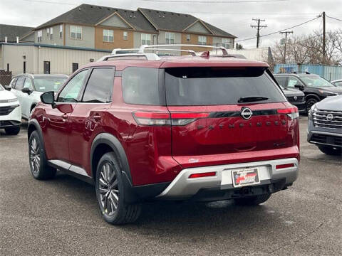 2025 Nissan Pathfinder SL