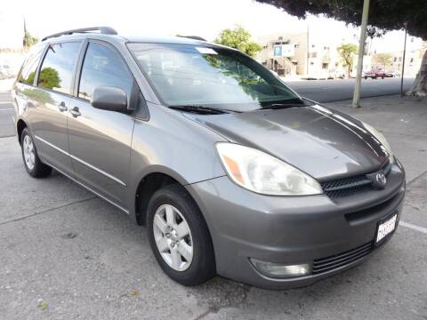 2007 Toyota Sienna for sale at Oceansky Auto in Fullerton CA