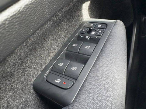 2023 Volvo XC40 B5 Core