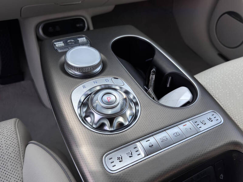 2024 Genesis GV60 Advanced