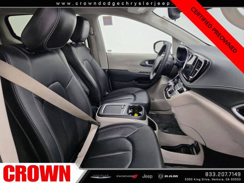 2024 Chrysler Pacifica Plug-In Hybrid Select