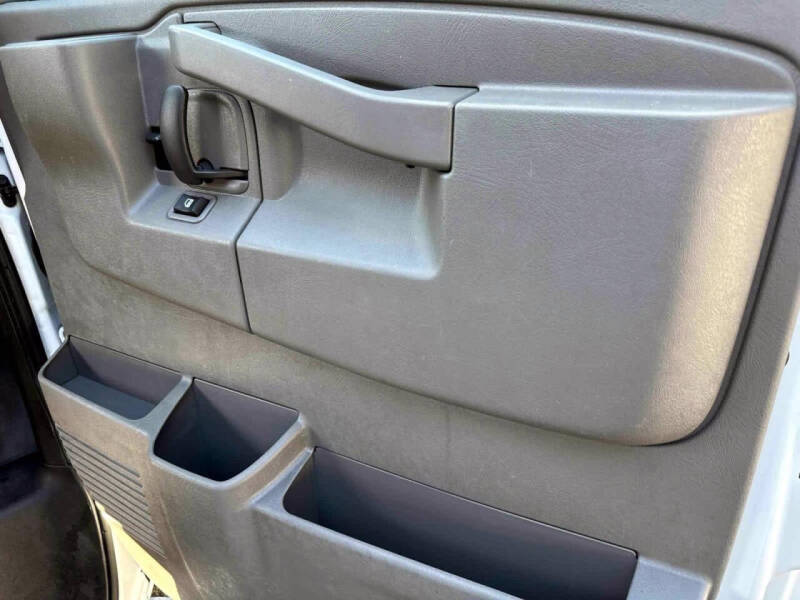 2024 GMC Savana 2500