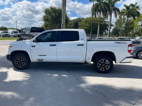2015 Toyota Tundra SR5