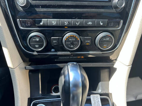 2019 Volkswagen Passat SE R-Line