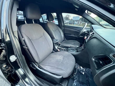 2013 Chrysler 200 LX