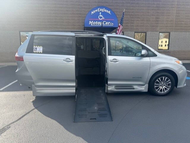 Used 2020 Toyota Sienna XLE Premium with VIN 5TDYZ3DC5LS039151 for sale in Hudson, NH