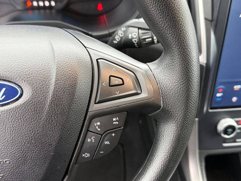 2022 Ford Edge SE