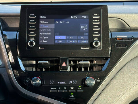 2022 Toyota Camry SE