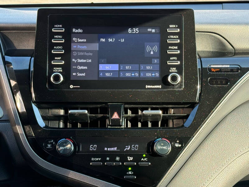 2022 Toyota Camry SE