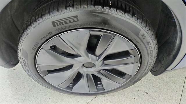 2025 Tesla Model Y Long Range