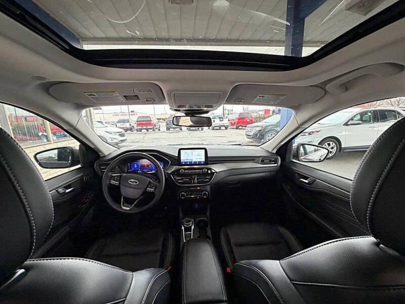 2022 Ford Escape Titanium