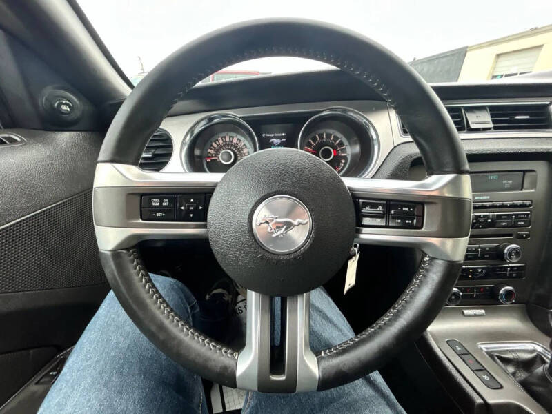 2013 Ford Mustang V6 Premium