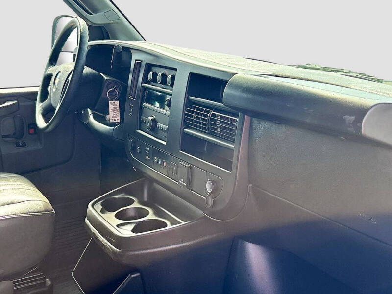 2024 Chevrolet Express 3500