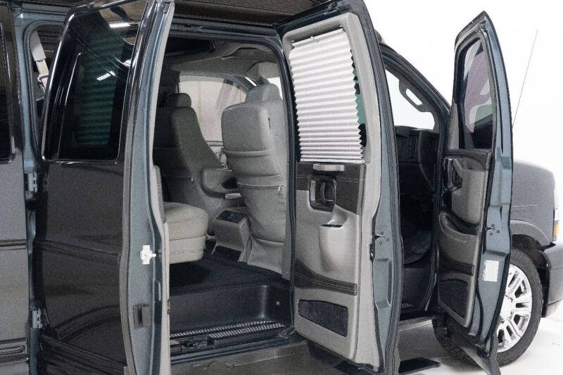 2017 Chevrolet Express 2500