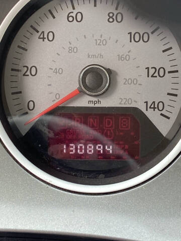 2010 Volkswagen Routan SE