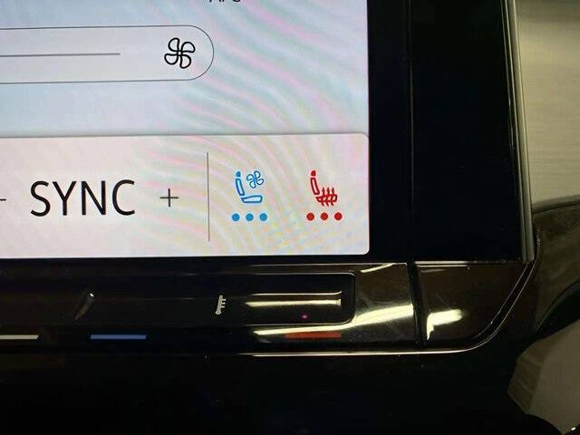 2025 Volkswagen Atlas Cross Sport SE 4Motion