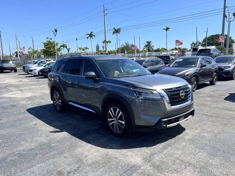 2022 Nissan Pathfinder Platinum