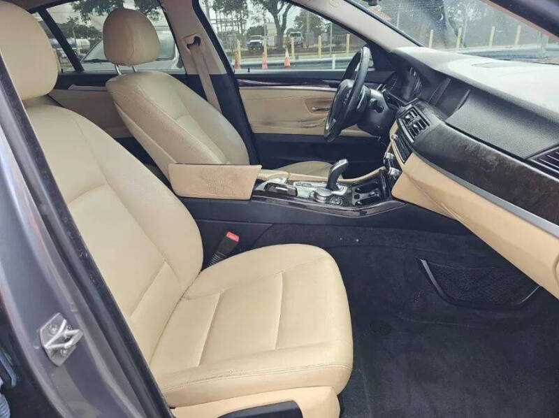 2016 BMW 5 Series 528i