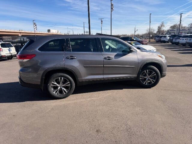 2019 Toyota Highlander LE