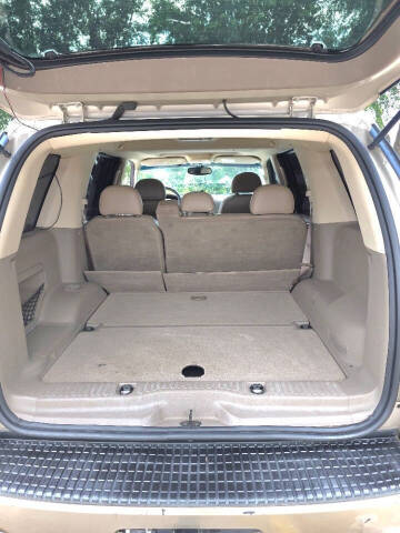 2004 Ford Explorer XLT