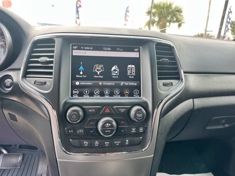 2018 Jeep Grand Cherokee Altitude photo 14