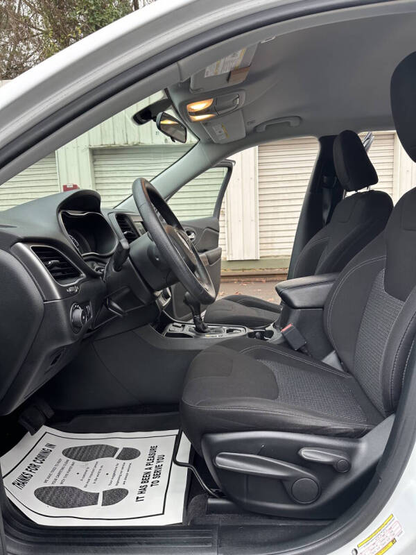 2019 Jeep Cherokee Latitude