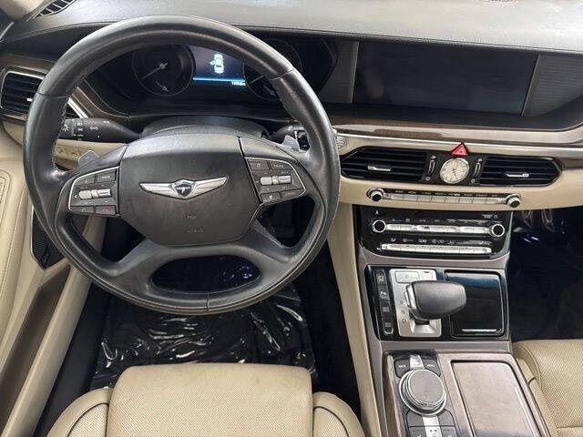 2017 Genesis G90