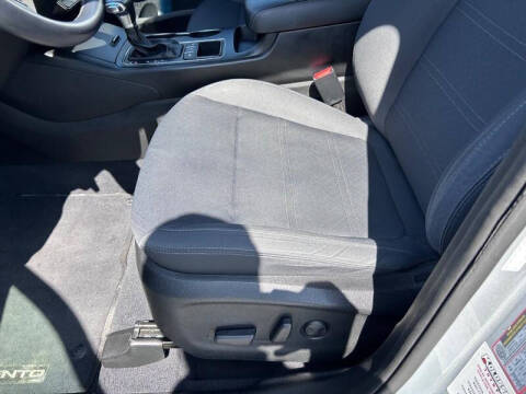 2019 Kia Sorento S V6