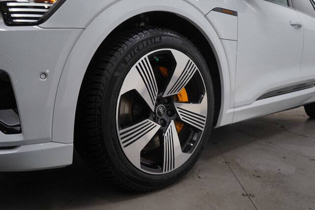 2023 Audi e-tron quattro Premium Plus