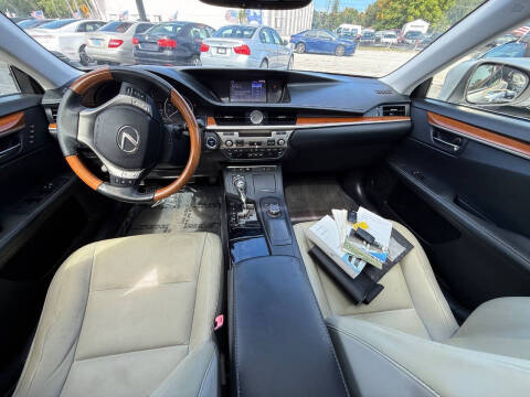 2013 Lexus ES 300h