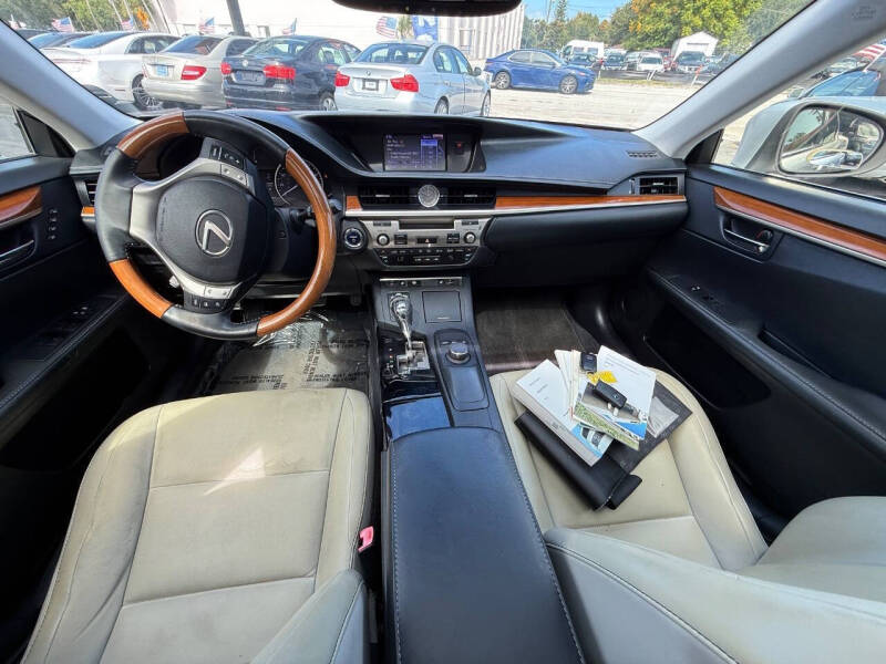 2013 Lexus ES 300h