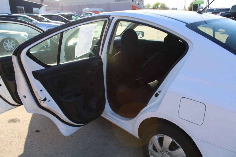 2017 Nissan Versa 1.6 S