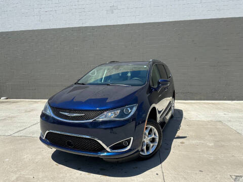 2017 Chrysler Pacifica Touring-L Plus