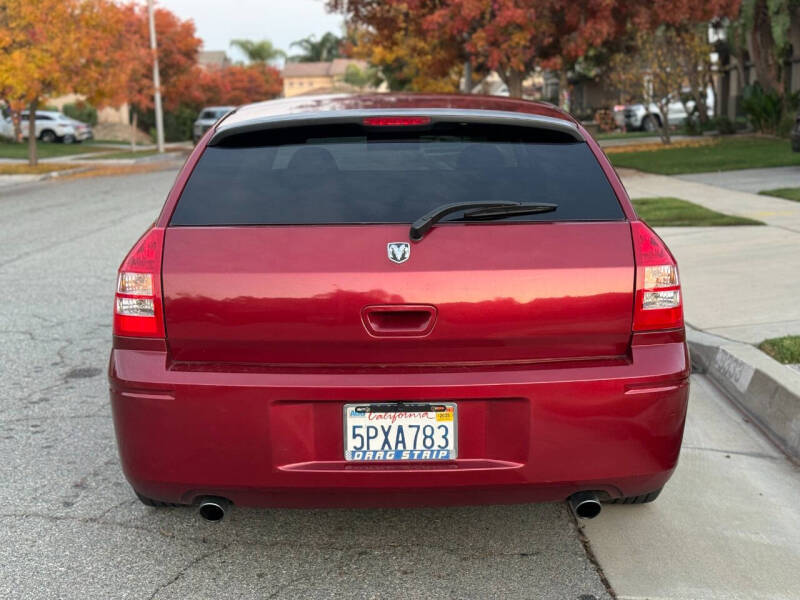 2005 Dodge Magnum R/T photo 7