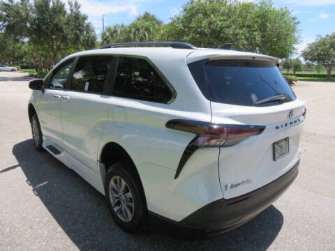 2023 Toyota Sienna XLE 8-Passenger